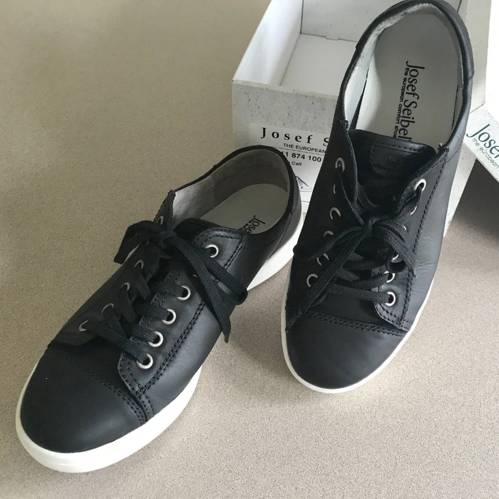Josef Seibel Black Leather Casual Shoe